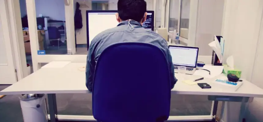 Man Working 8 768X512